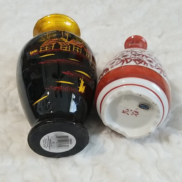 Bundle of two Oriental painted Small Vases. - Picture 3 of 7